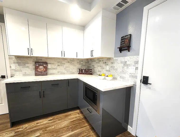3 bed, 2.5 bath, 1532 sqft, $5,200 — Photo 2