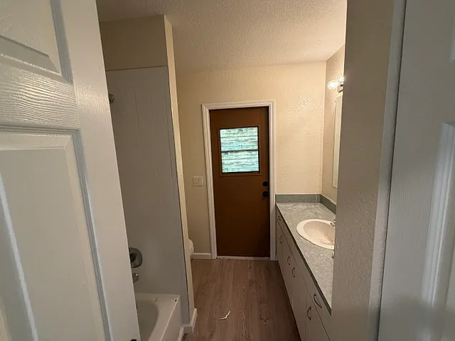 105 Sidney Ct — Photo 14