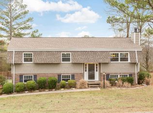 8601 Surry Cir, Chattanooga, TN 37421