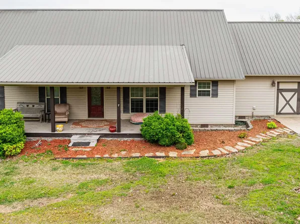 701 Blackland Rd, Oil Trough, AR 72564