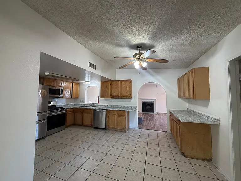 12708 Cloudview Ave NE — Photo 3