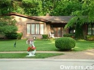 9112 Desmond Dr, Saint Louis, MO 63126