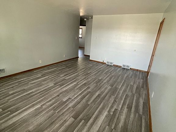 5th image of 10828 W Grant St #3