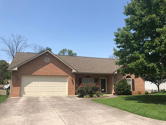 2nd image of 2381 Sunnywood Ln