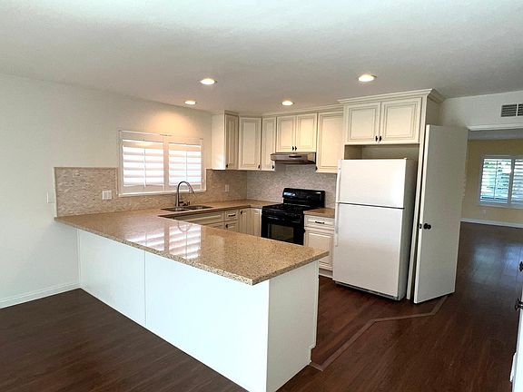 3rd image of 2230 Portola Ln