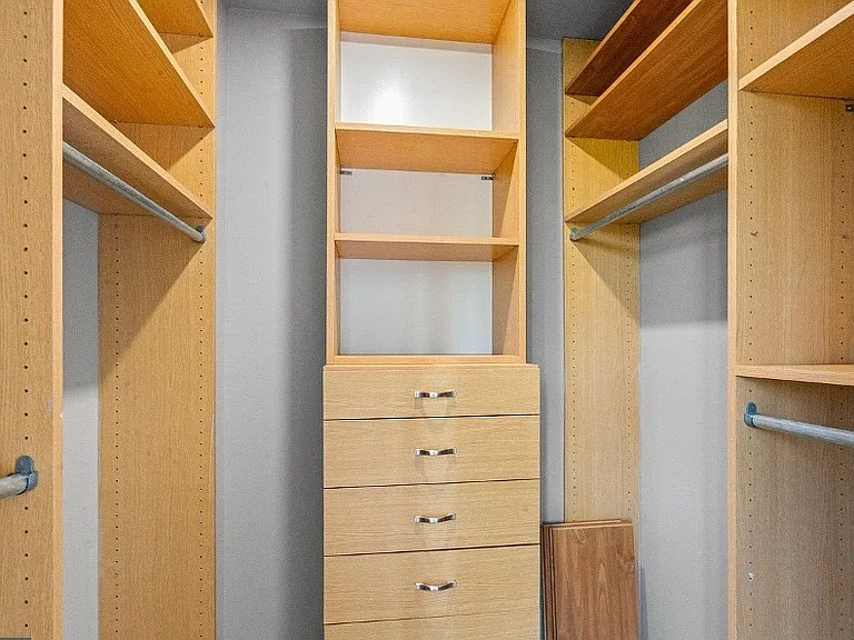 walk-in closet off primary bedroom