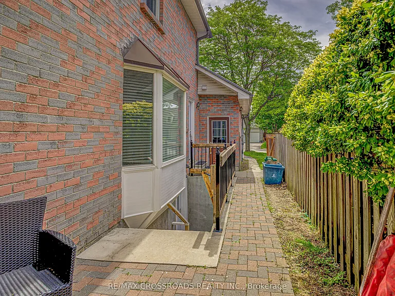 2 Viceregal Ct #BASEMENT — Photo 22