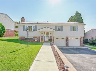 30 Koomatuck Dr, Pittsburgh, PA 15239