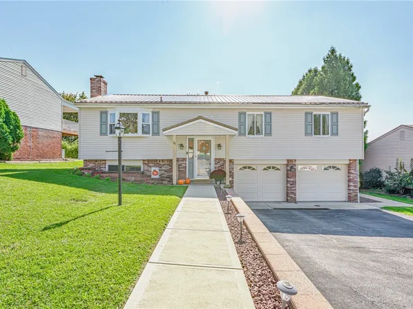 30 Koomatuck Dr, Pittsburgh, PA 15239