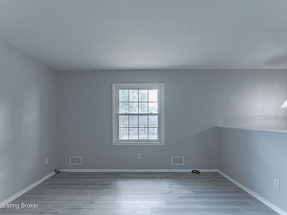 4th image of 5215 Benson Ct