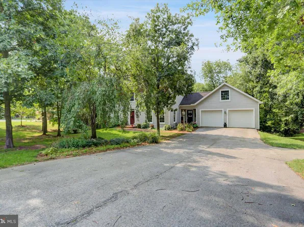 4162 Fletcher Dr, Greencastle, PA 17225