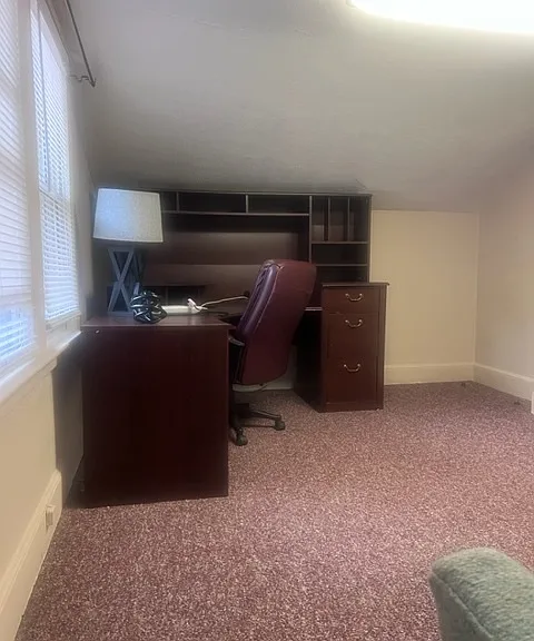 466 Derby Ave — Photo 4