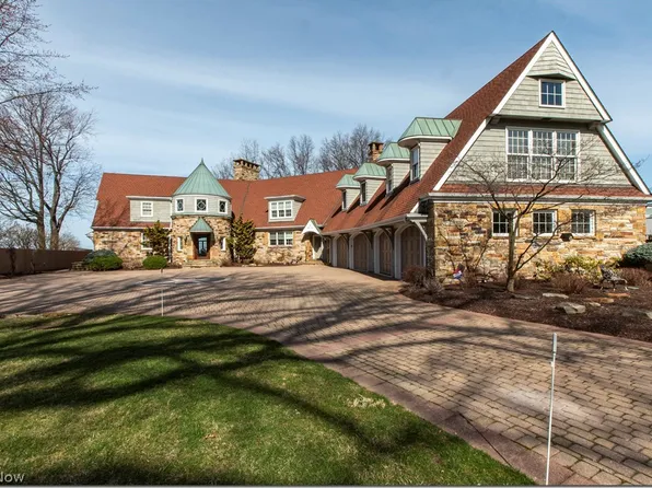 10500 Edgewater Dr, Cleveland, OH 44102