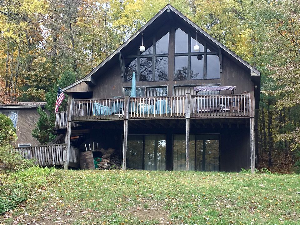 1st image of 63 Yorkshire Dr