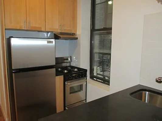 Rented by Robyn Lee, LREB | media 18