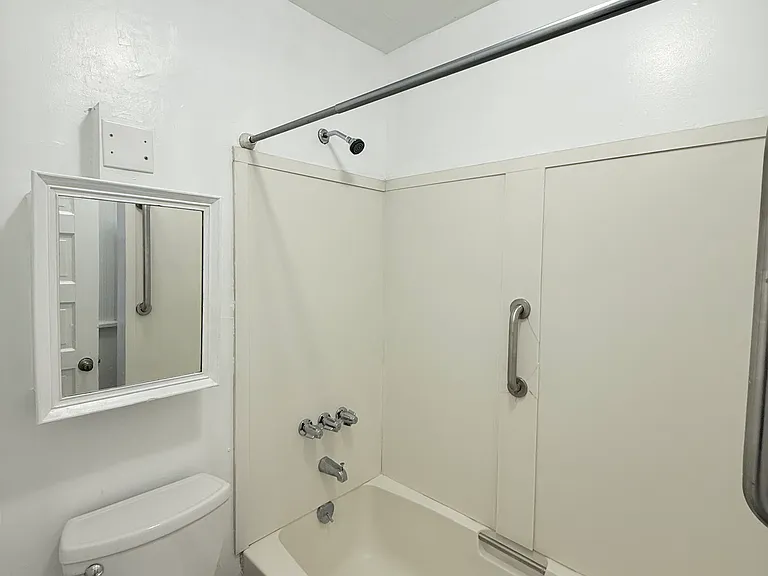 174 Brentwood Ave #1 — Photo 15