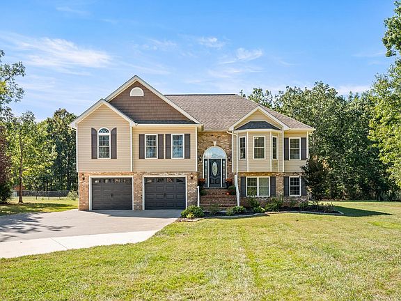 2nd image of 241 Sunset Ridge Dr