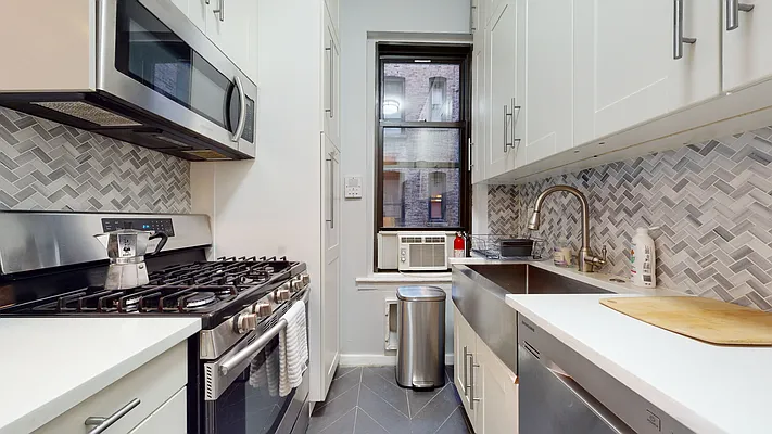 Rented by Bond New York | media 18