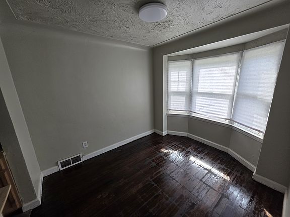 3rd image of 2302 Tyler St