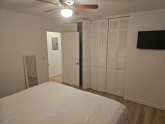 5th image of 404 SE 9th St #3