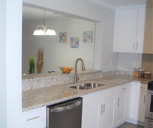 4th image of 948 Allendale Dr