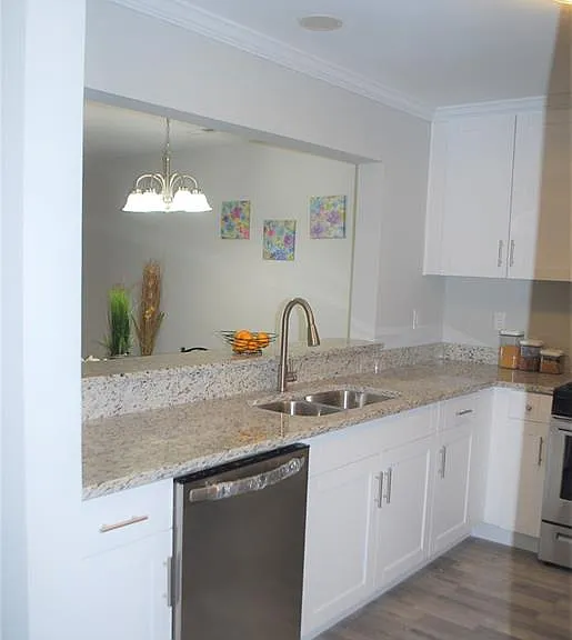 948 Allendale Dr — Photo 4