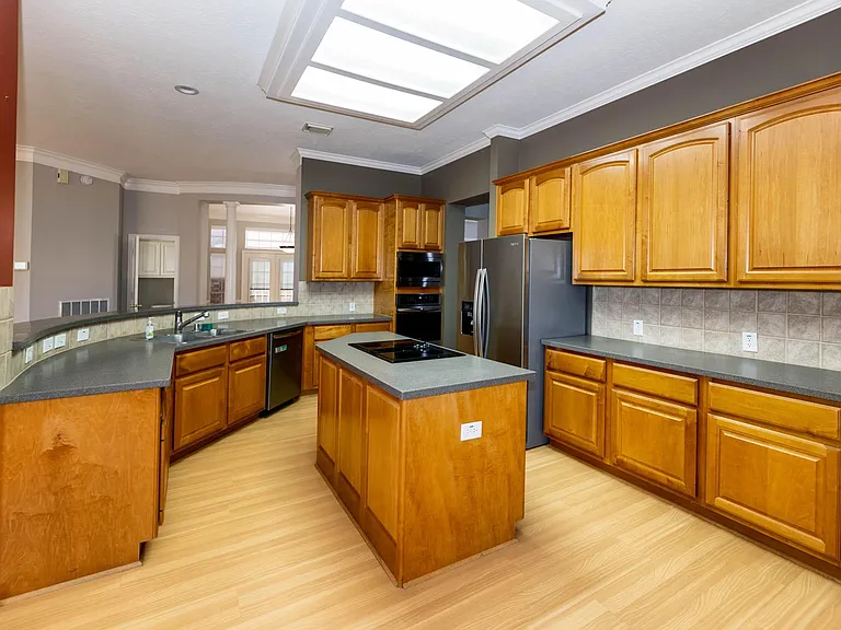 2435 Thorndon Park Ct — Photo 15