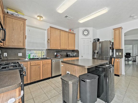 3rd image of 3015 Misty Isle Ct