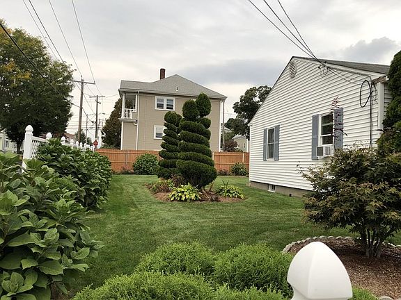 4th image of 100 Arlington St