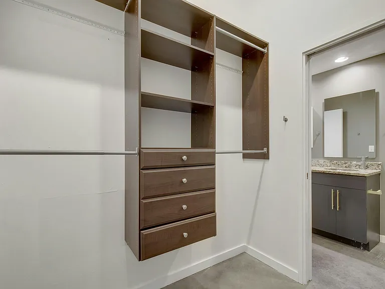 2124 E 6th St #202 — Photo 18