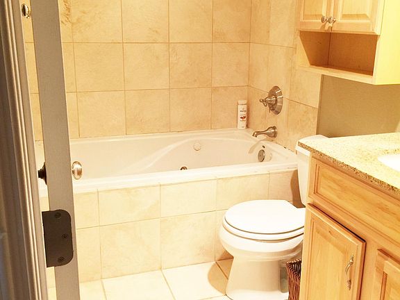 Bathroom with jacuzzi tub