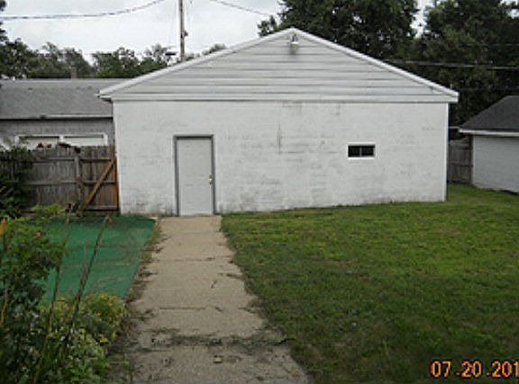 2nd image of 611 N Seltzer St
