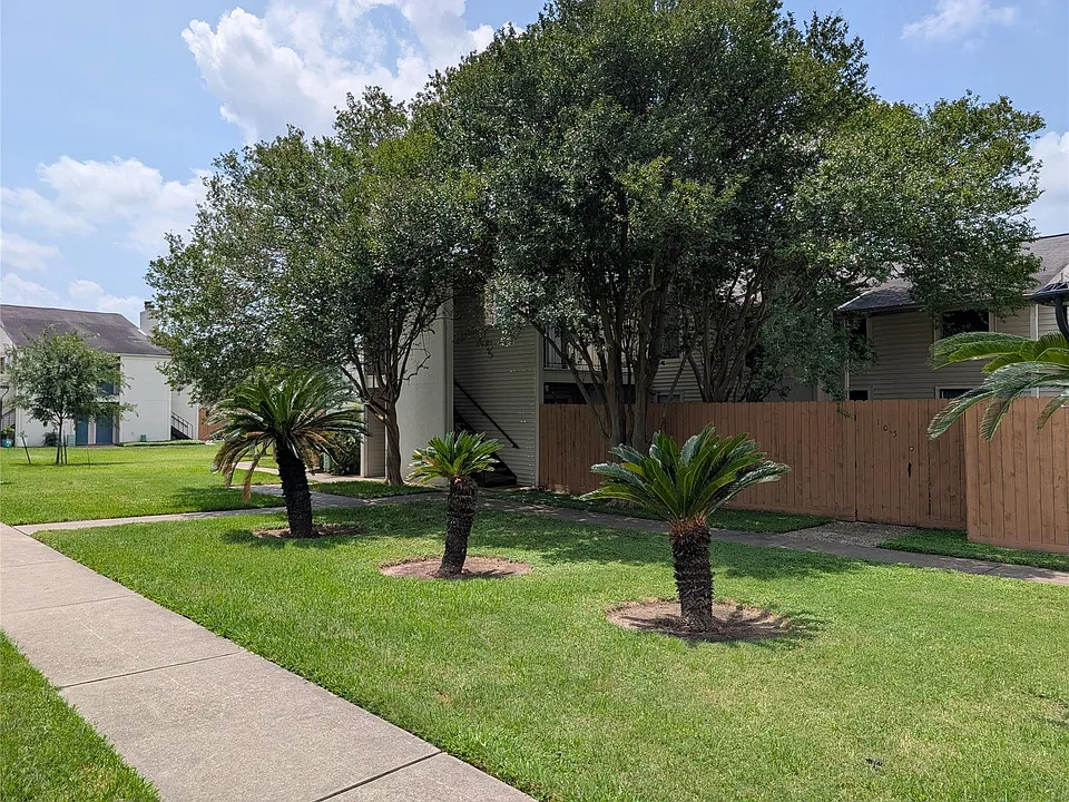 6401 Deihl Rd #103