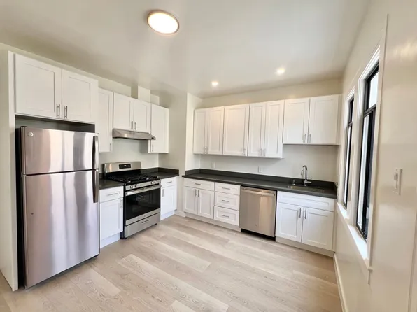 Top Floor 2br/1ba + Newly Renovated Unit! Parking! In-Unit Laundry! Progressive, 50 Moulton St, San Francisco, CA 94123
