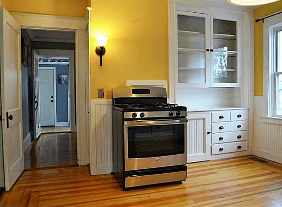 3rd image of 202 Orchard St