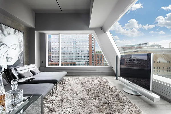 Sold by Corcoran | media 19