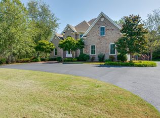 390 Windmere Dr, Bowling Green, KY 42103