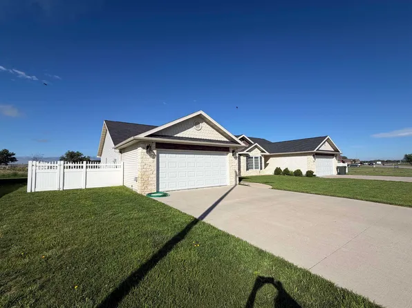 2108 Iron Eagle Ct., North Platte, NE 69101