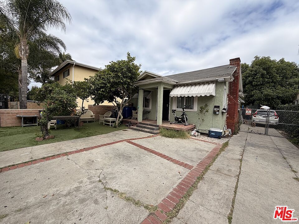 1st image of 1032 N Ridgewood Pl