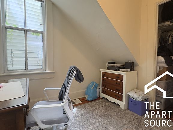 4th image of 3014 N Clifton Ave #A
