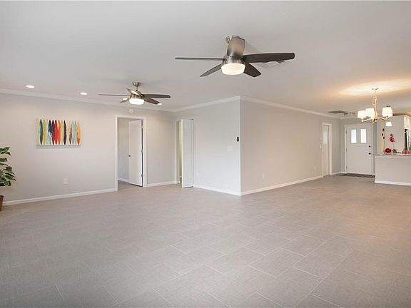 4th image of 1347 Broadwater Dr