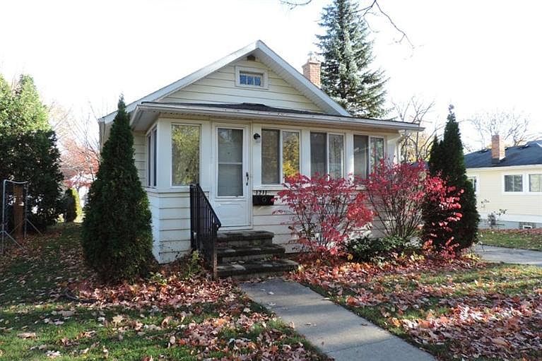1st image of 1211 Franklin Blvd