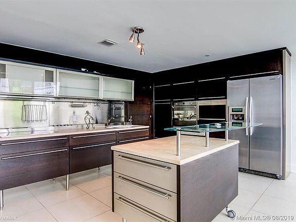6000 Collins Ave #7