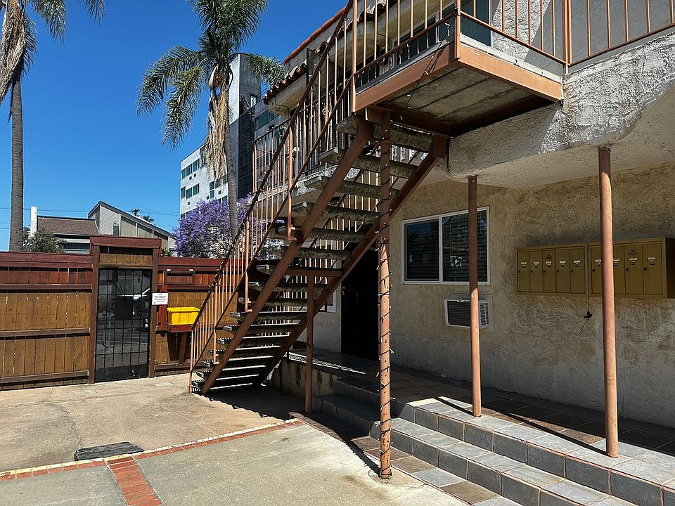 Ground Floor Porch Unit & Mailboxes, Walkway