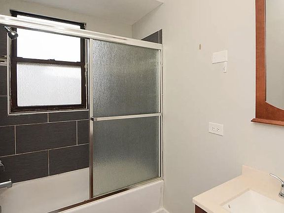4th image of 4354 N Ashland Ave APT 308