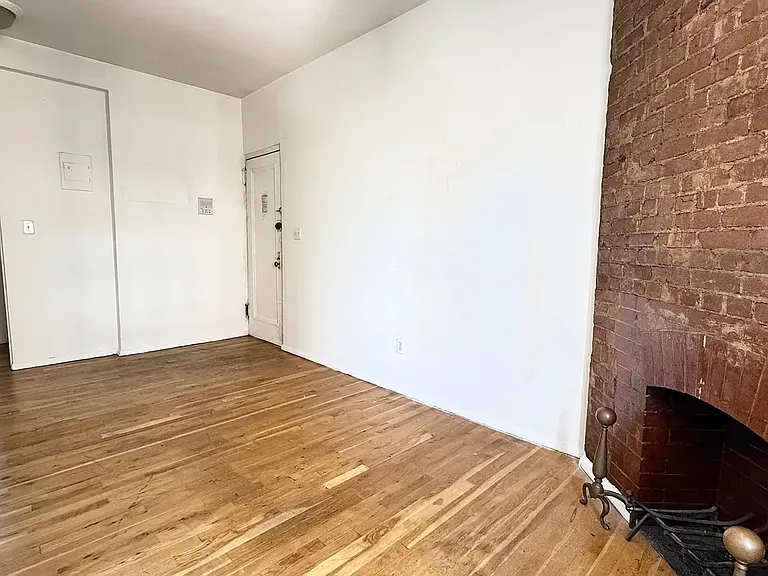 51 E 2nd St #7 — Photo 8