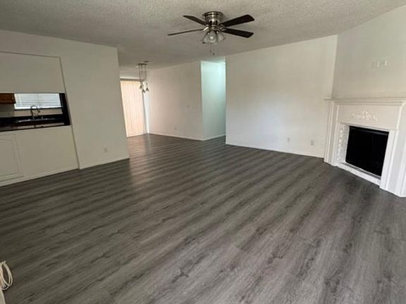 3rd image of 534 Dunbar Dr