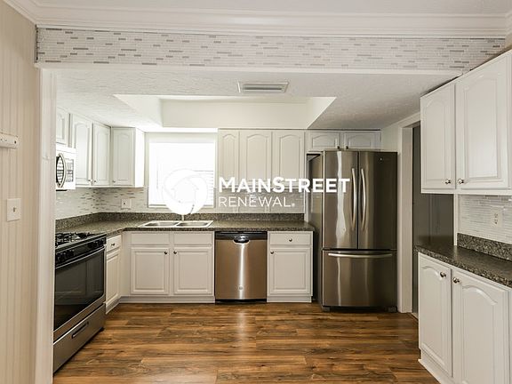 4th image of 1833 Shore Acres Blvd NE
