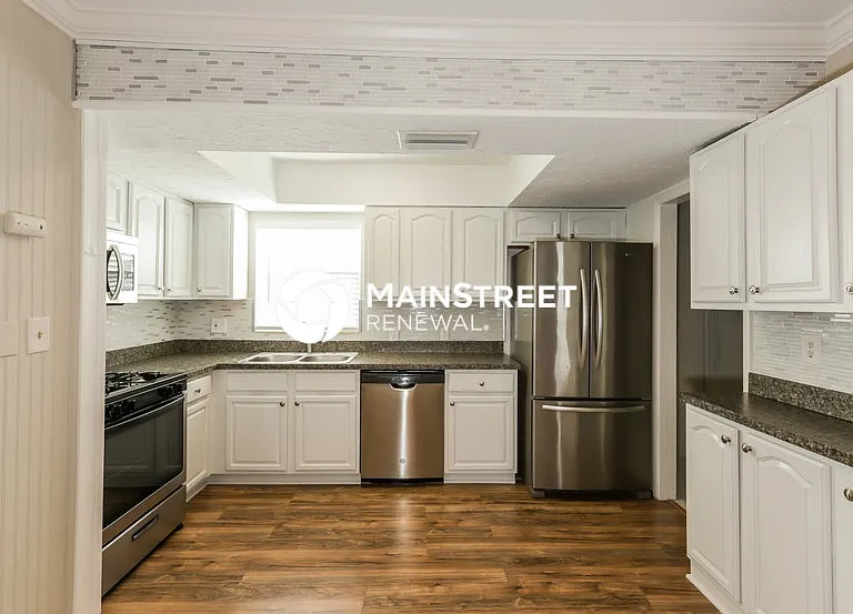 1833 Shore Acres Blvd NE — Photo 4