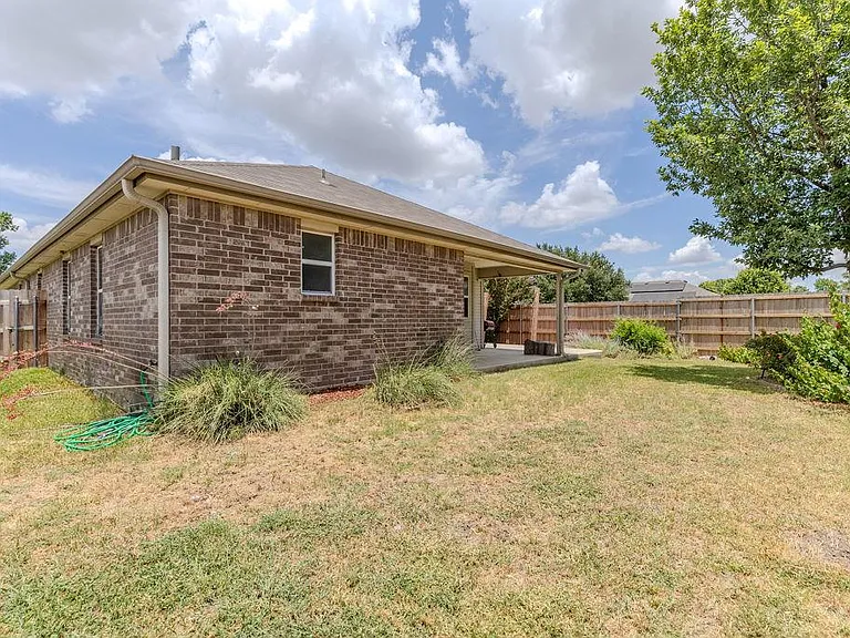 4703 Stonehaven Dr — Photo 33
